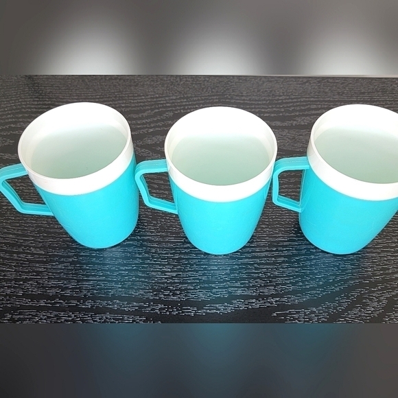Set of 3 Vintage 60's Arnoldware Drinking Cups - Picture 2 of 3